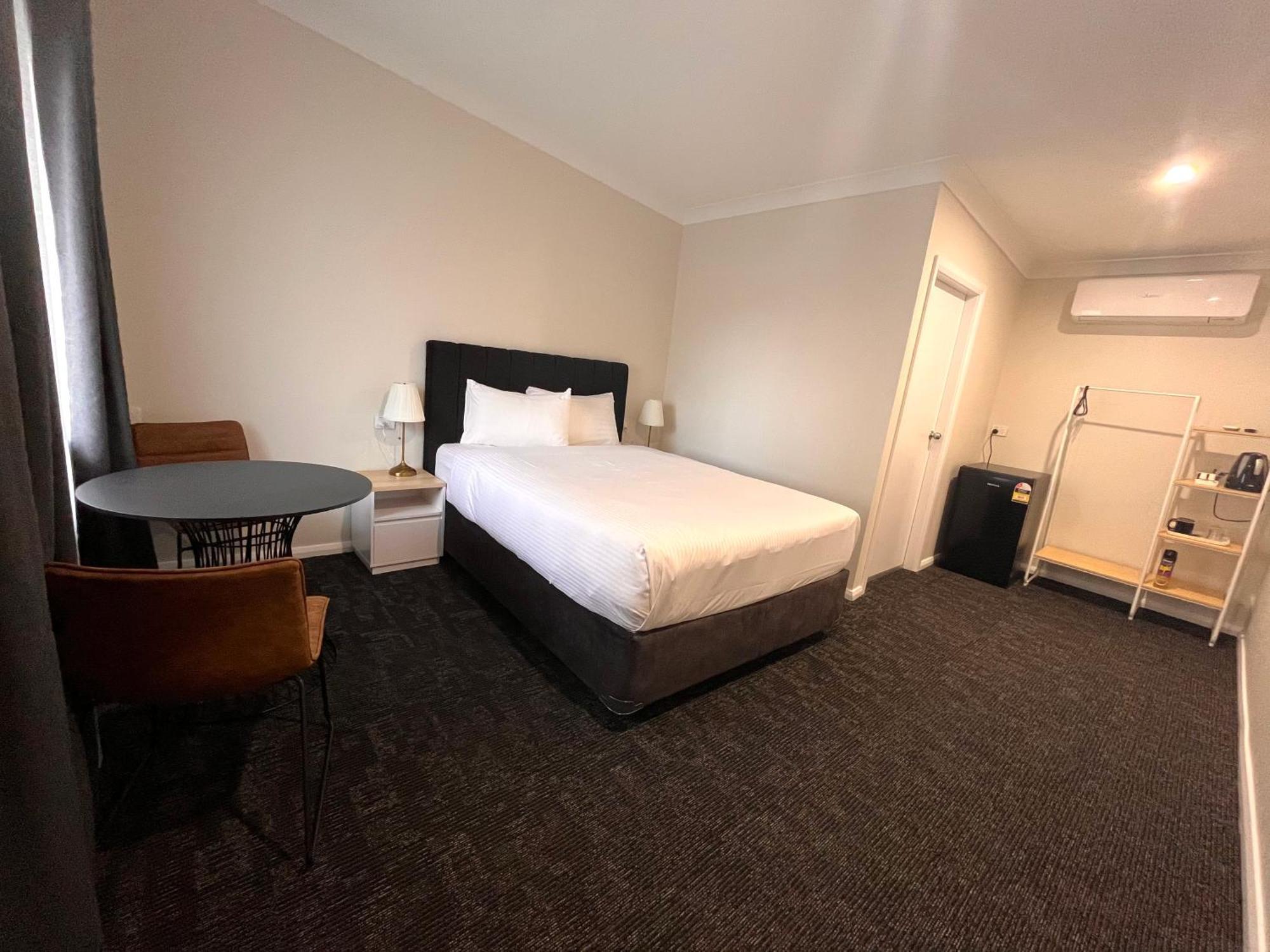 Seven Inn Wagga Wagga Bagian luar foto